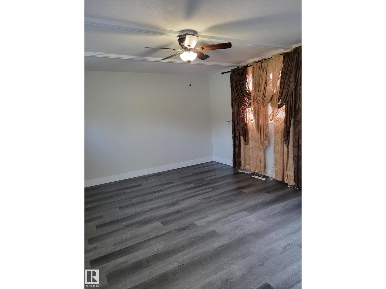 9131 83 AV NW - 12