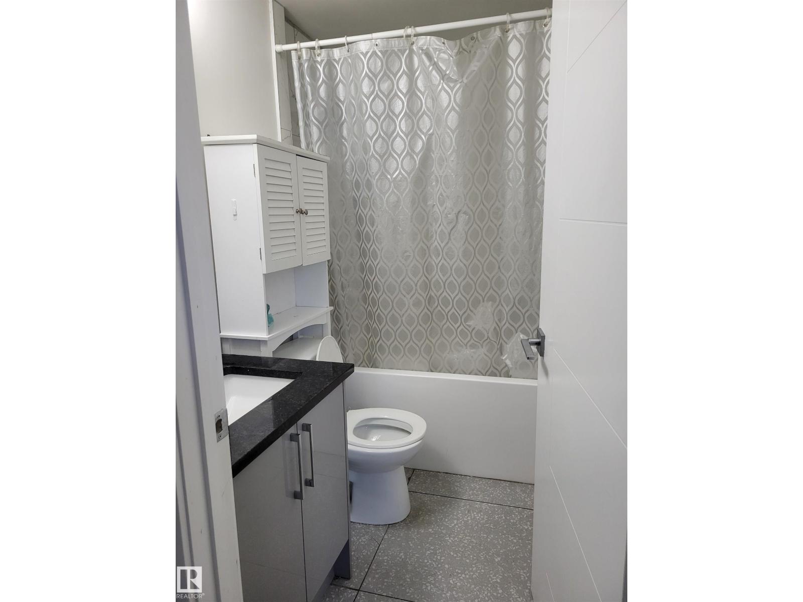 9131 83 AV NW - 16