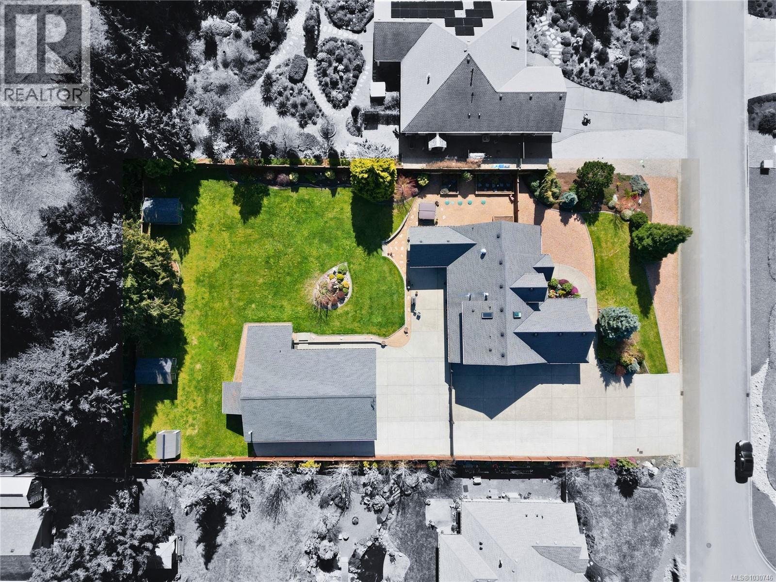 1520 Stone Lake Dr, Nanoose Bay