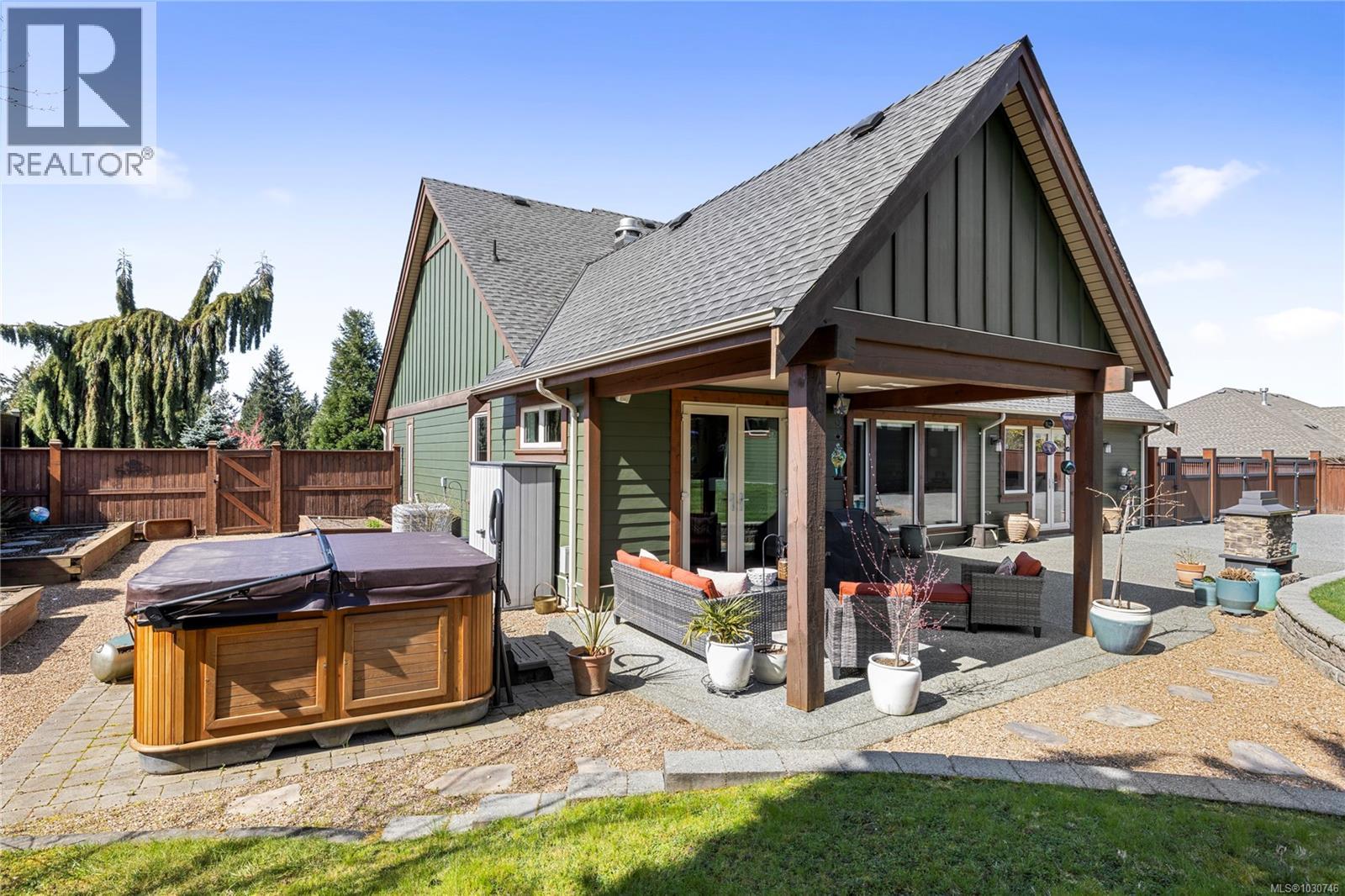 1520 Stone Lake Dr, Nanoose Bay