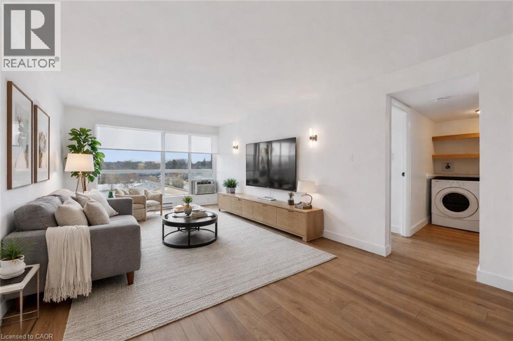 358 WATERLOO Avenue Unit# 902