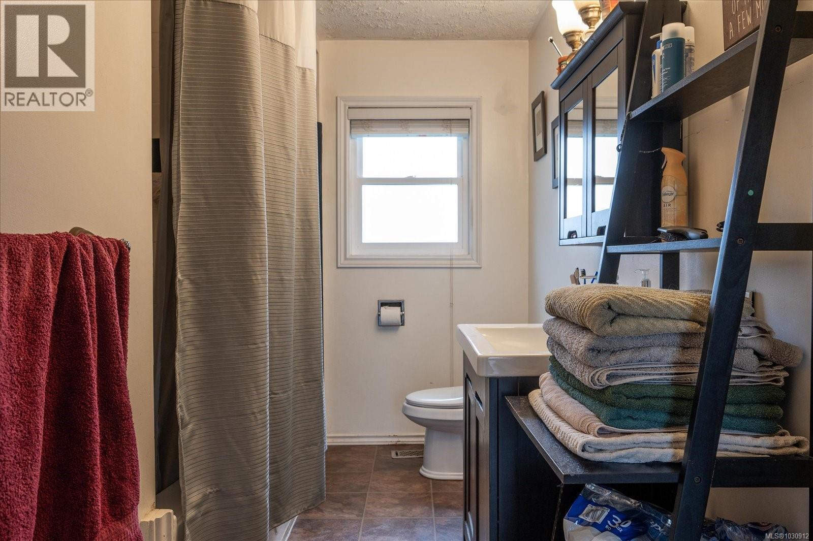 456 Hirst Ave, Parksville