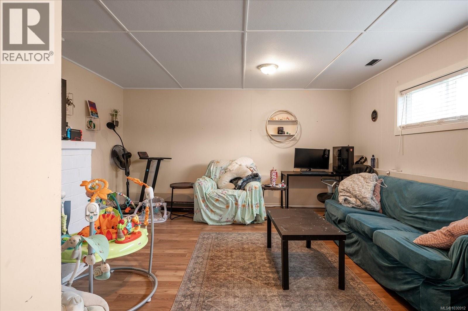 456 Hirst Ave, Parksville