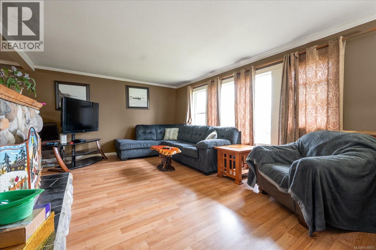 456 Hirst Ave, Parksville