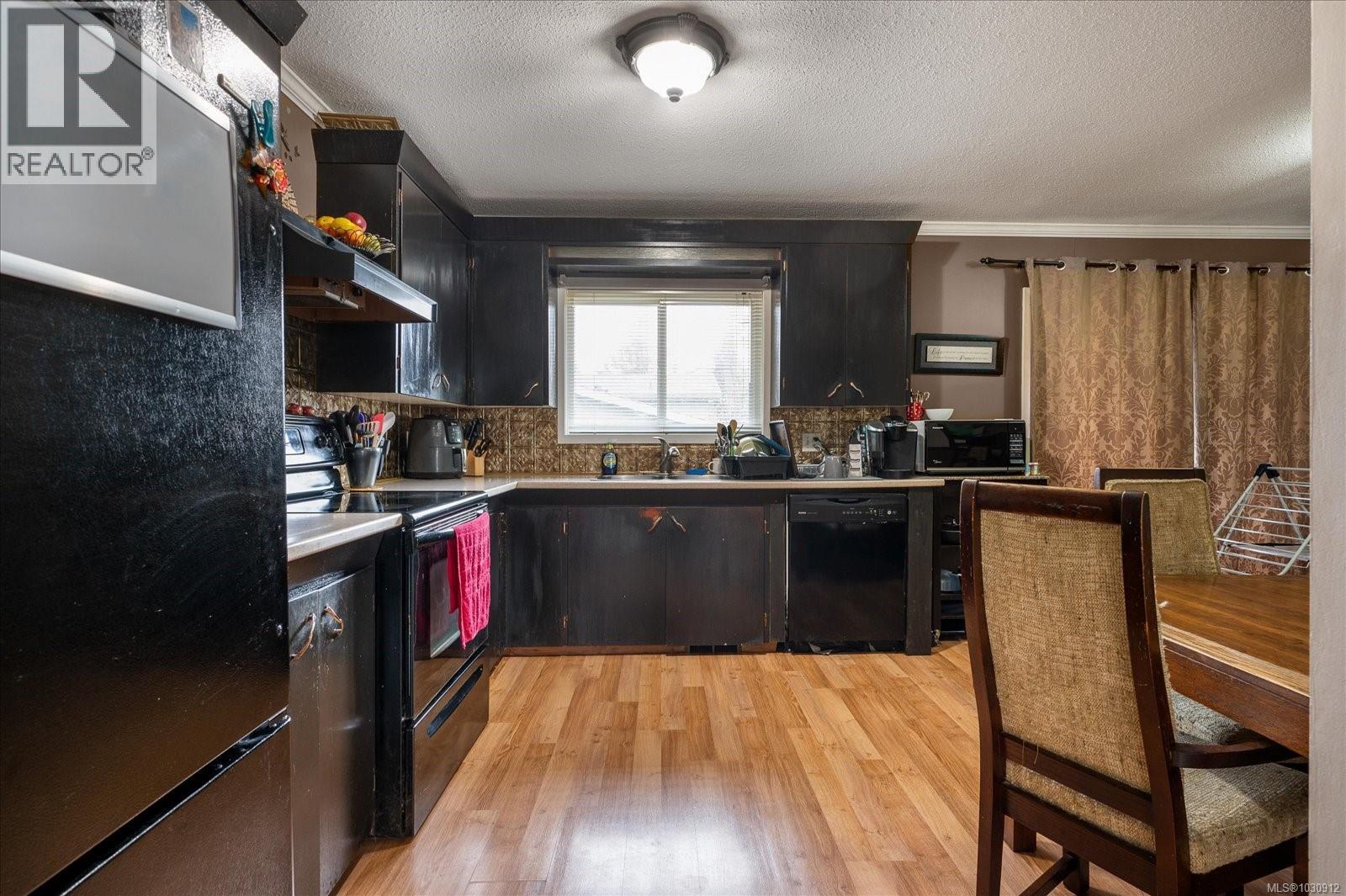 456 Hirst Ave, Parksville