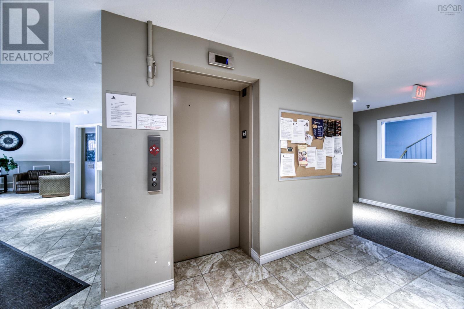 Property 35 of 37 of 405 15 Langbrae Drive