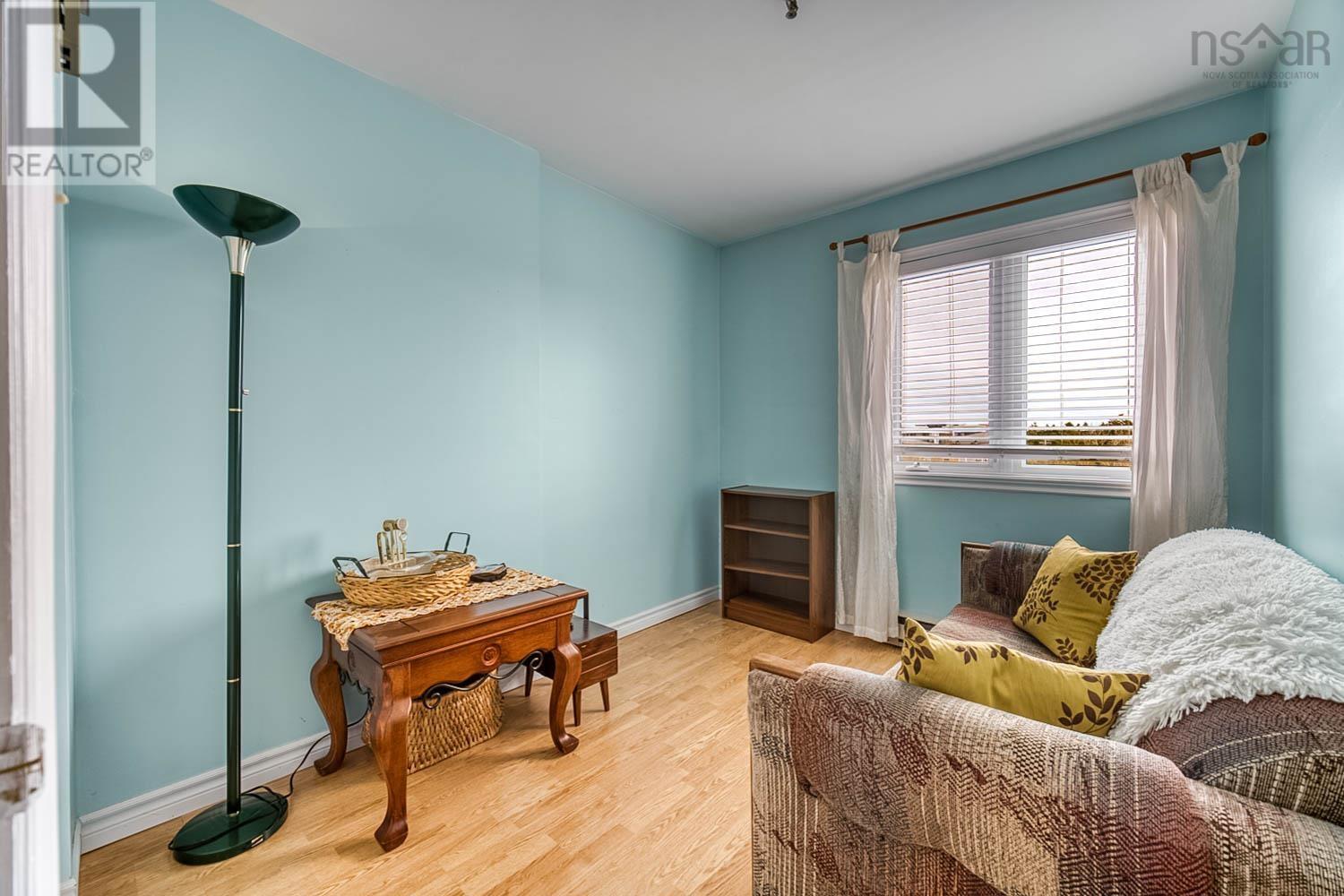 Property 32 of 37 of 405 15 Langbrae Drive