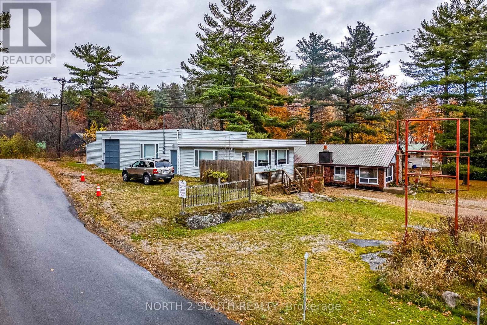 2512 HONEY HARBOUR ROAD - 3