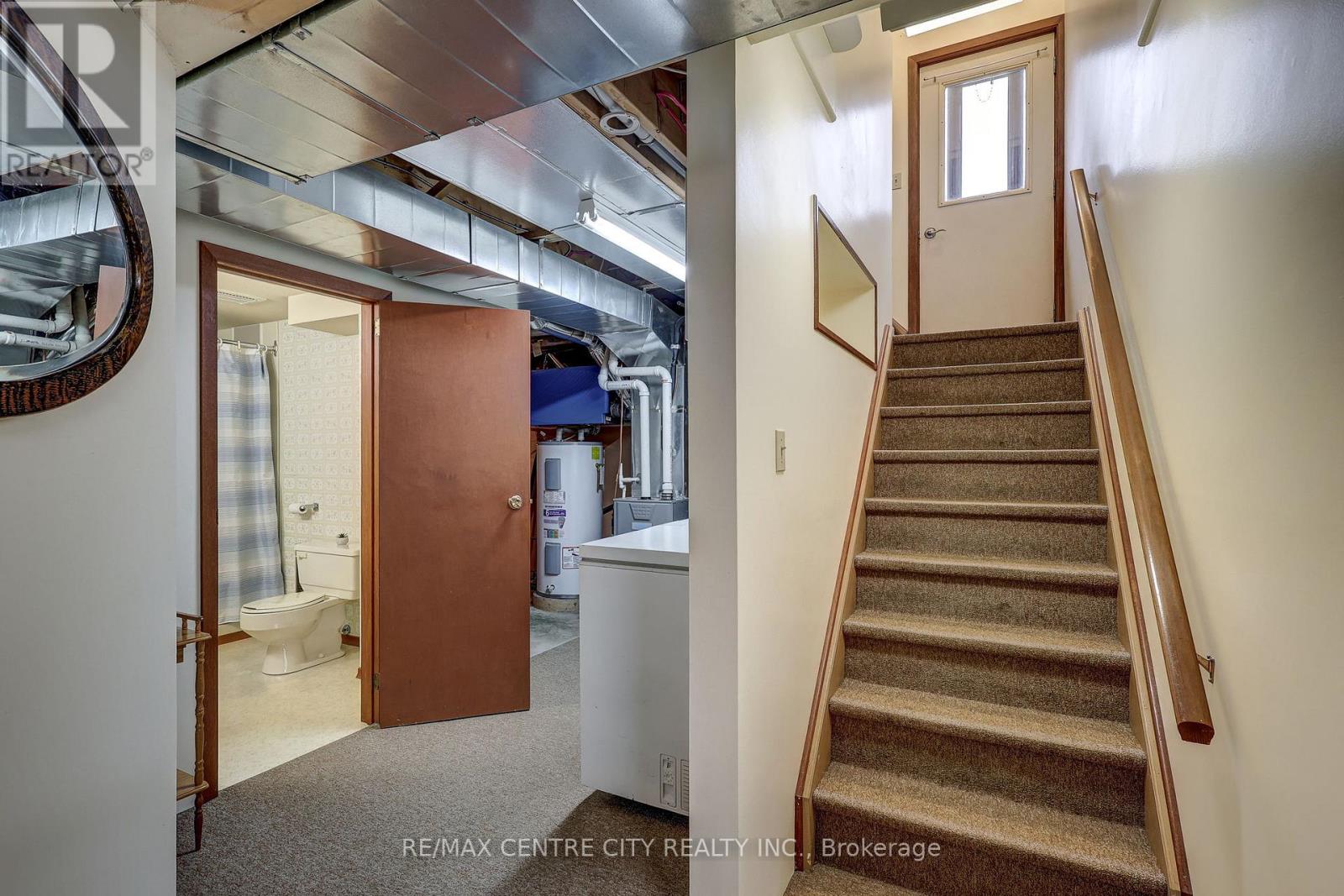 365 TALBOT STREET E Property Photo