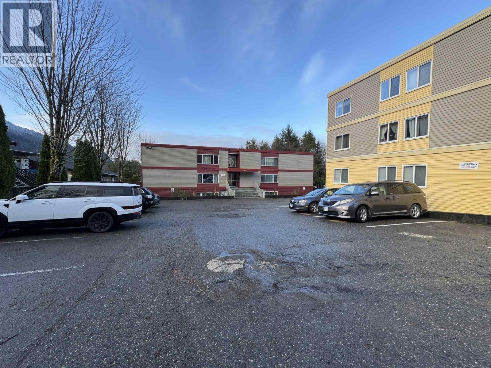 #203 1300 SUMMIT AVENUE - 24