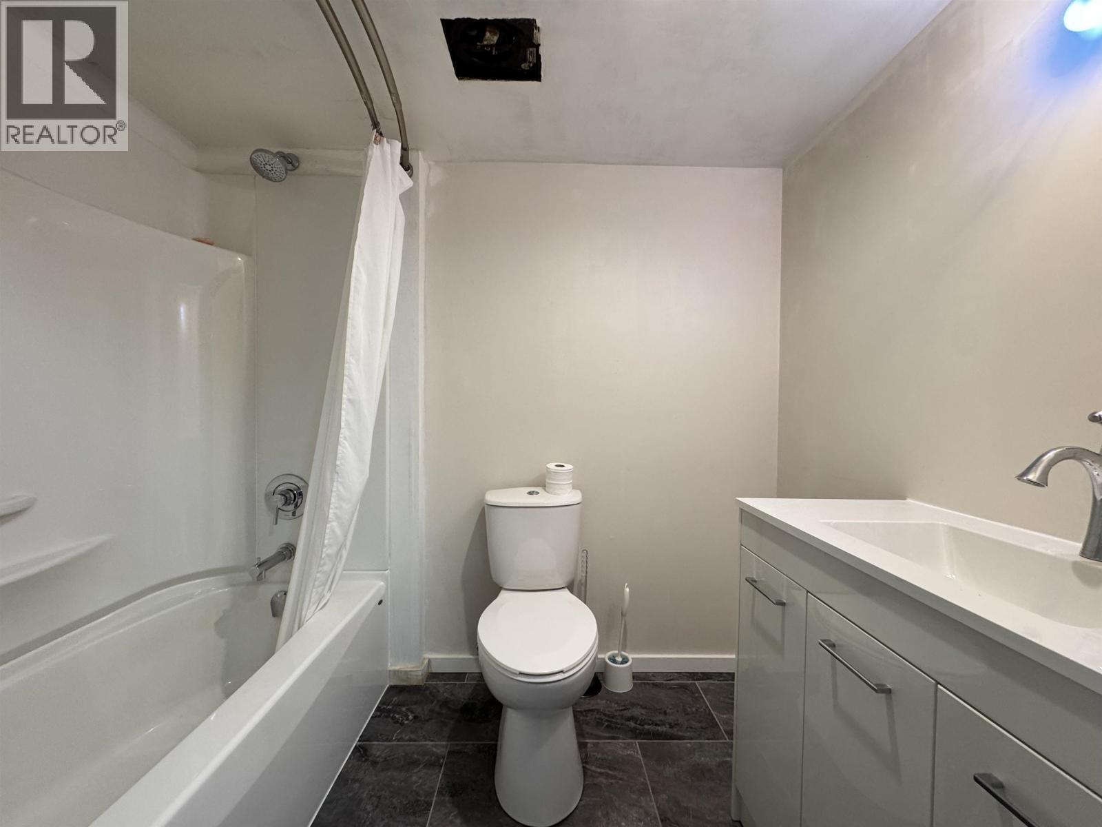 #203 1300 SUMMIT AVENUE - 10