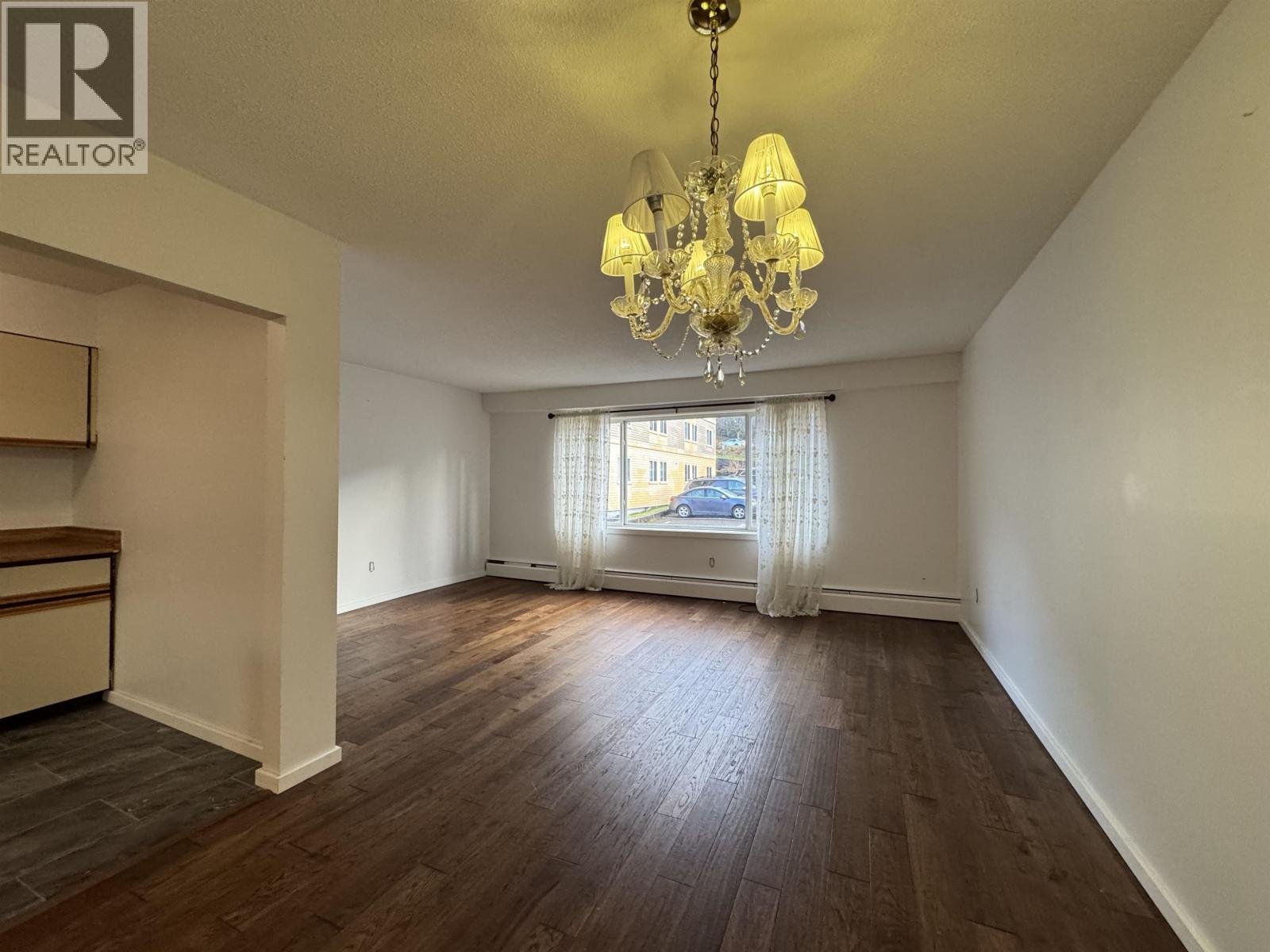 #203 1300 SUMMIT AVENUE - 3