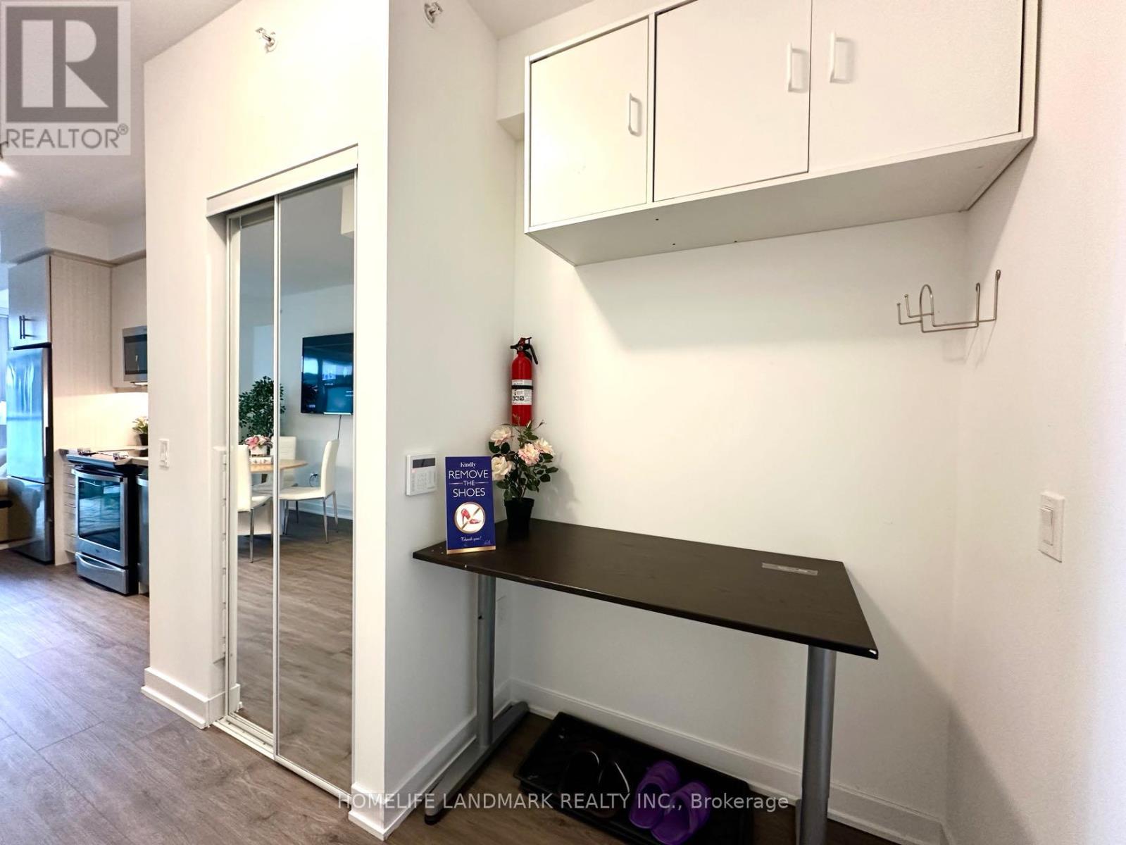 #813 85 ONEIDA CRESCENT - 24