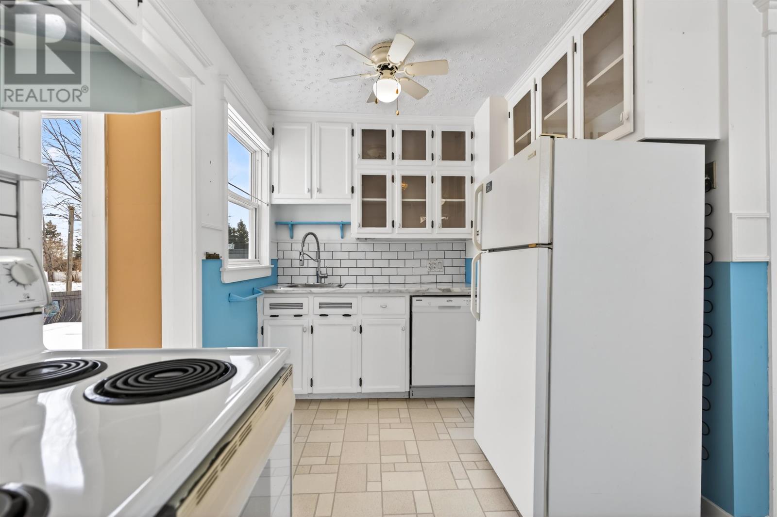 276 South Drive - 6