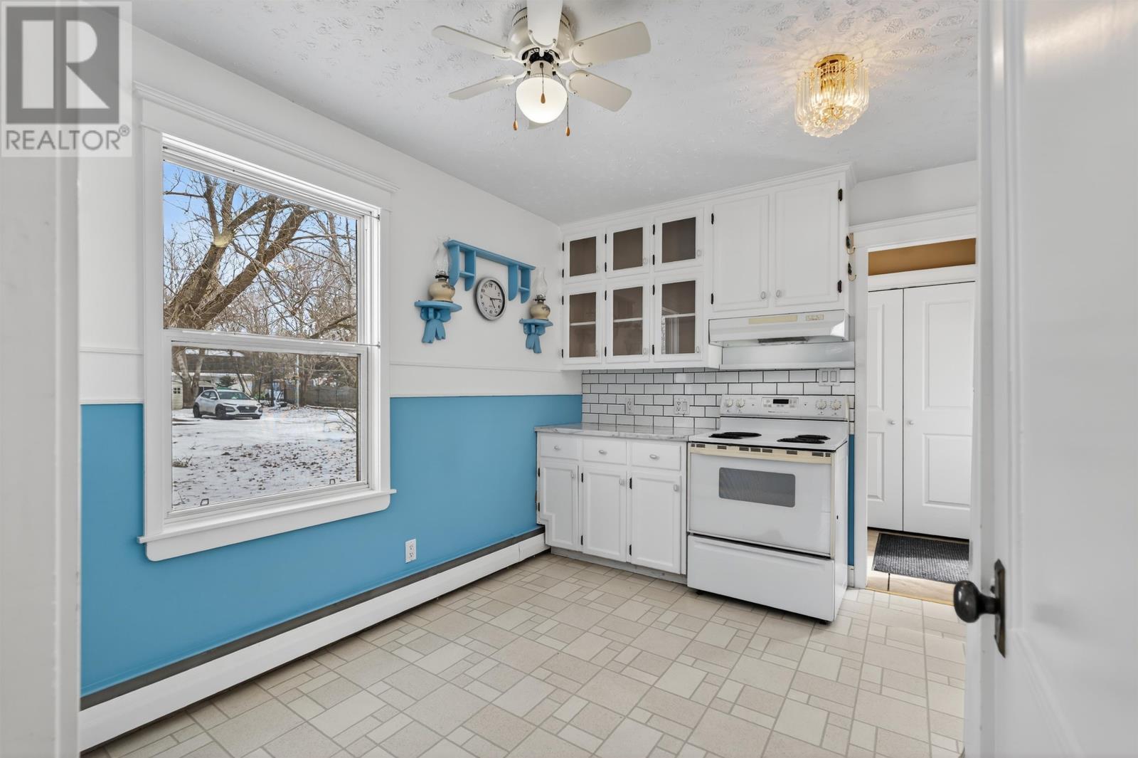 276 South Drive - 8