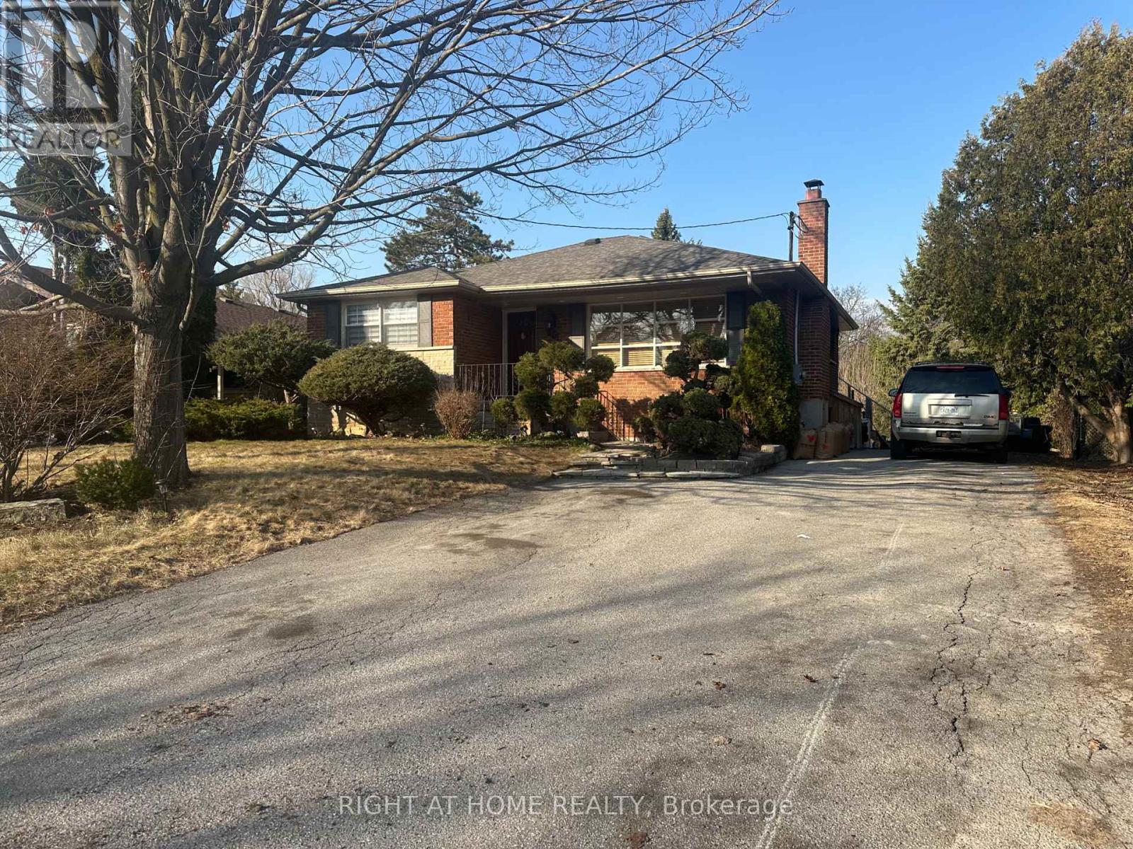 MAIN - 551 BRENTWOOD AVENUE