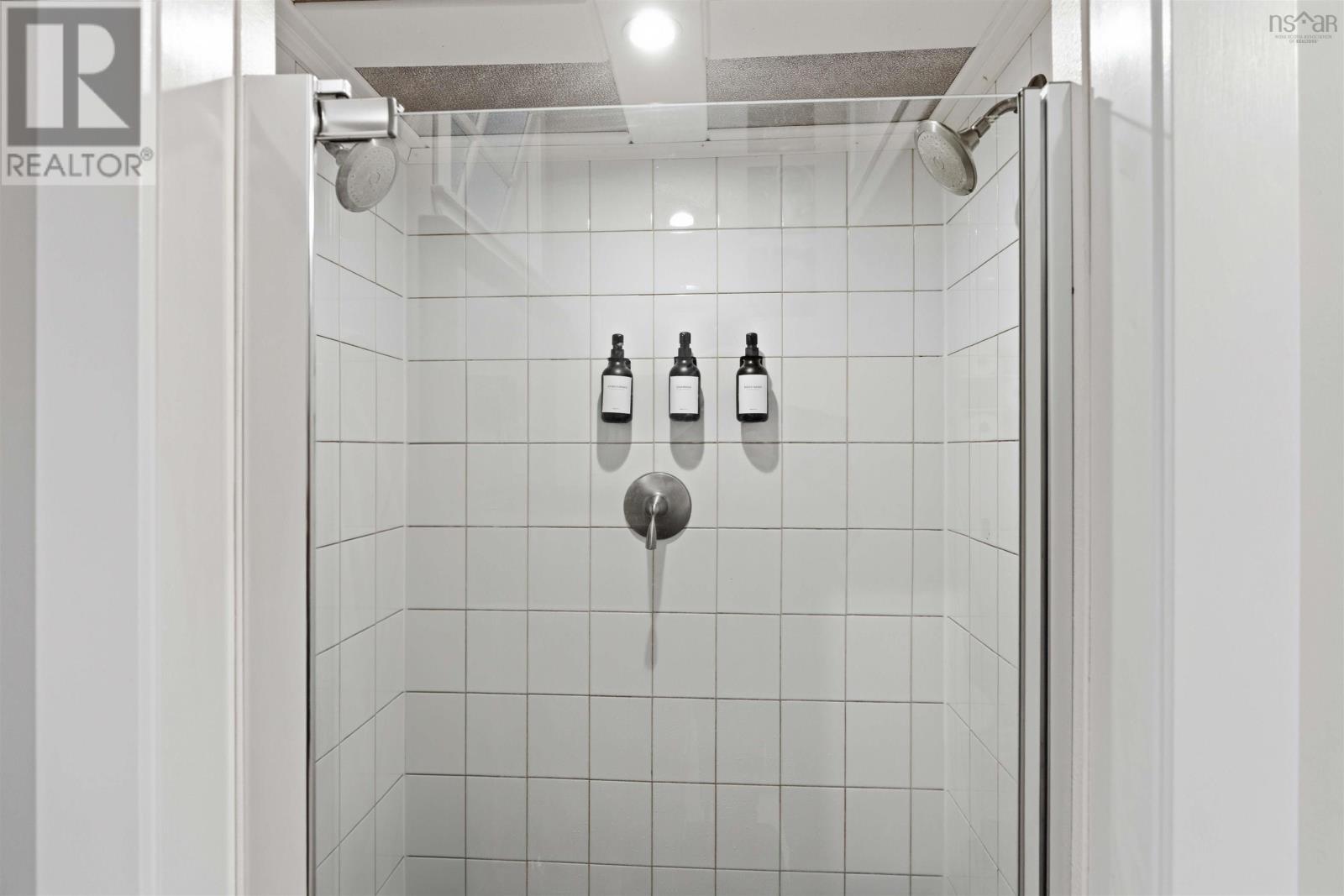 Property 30 of 43 of 1476 Highway 360