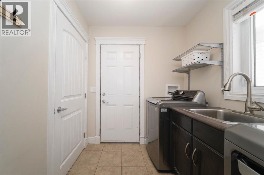 110 Pearl Bay, Fort McMurray