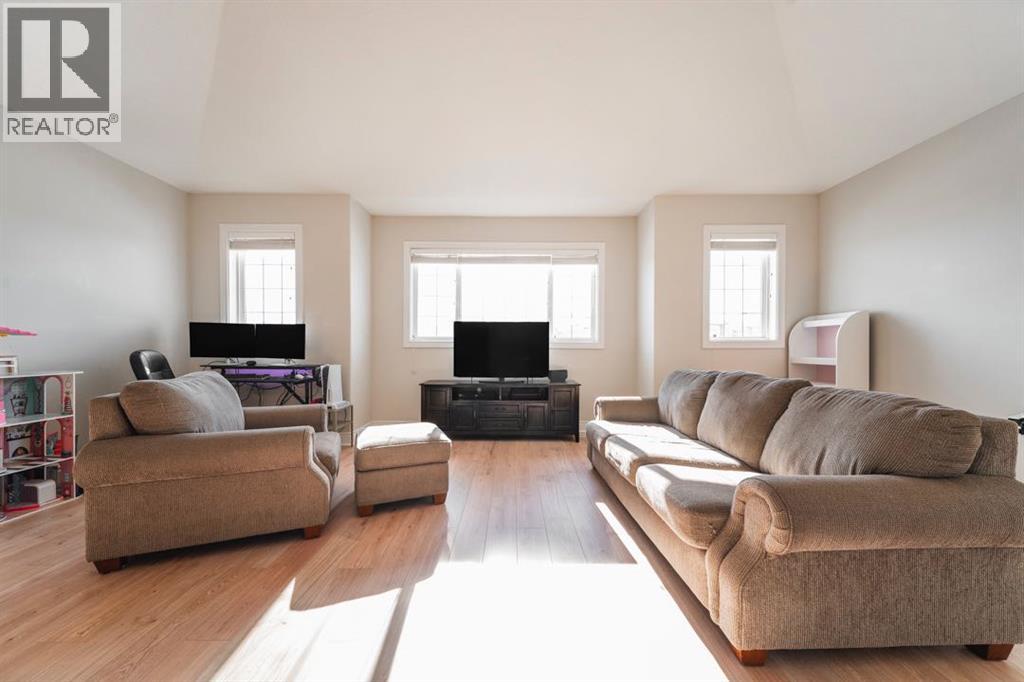 110 Pearl Bay, Fort McMurray