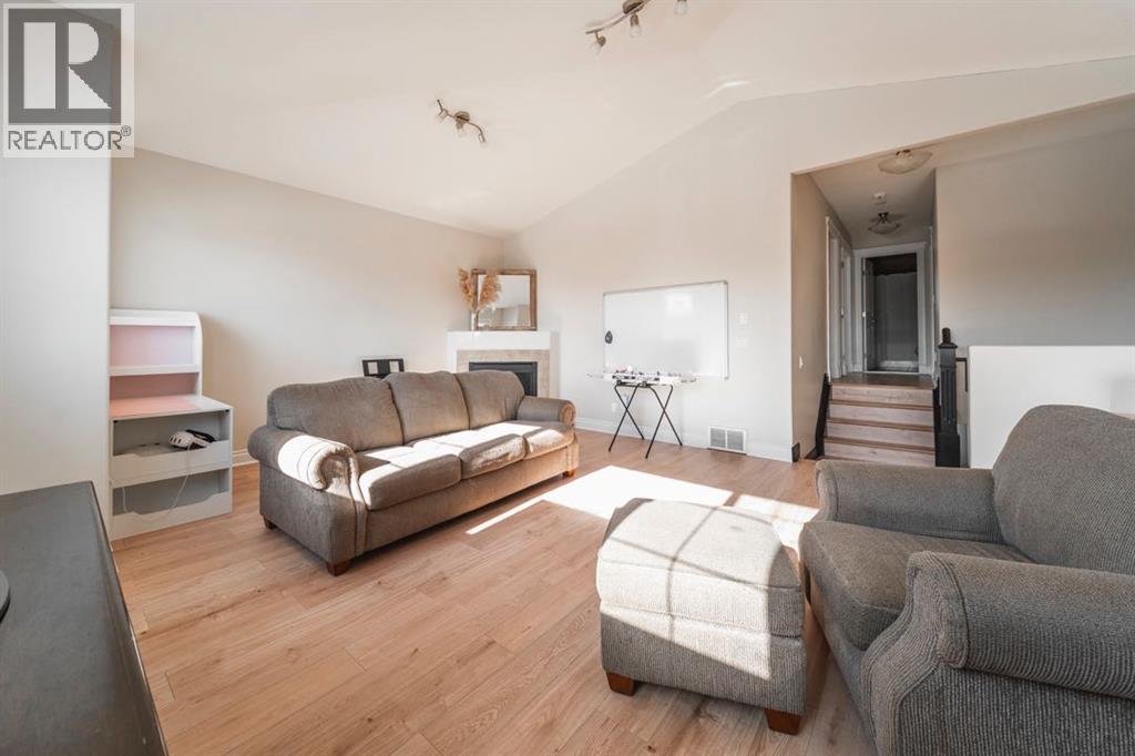 110 Pearl Bay, Fort McMurray