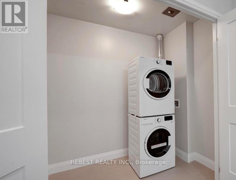 #1207 15 LYNCH STREET - 18