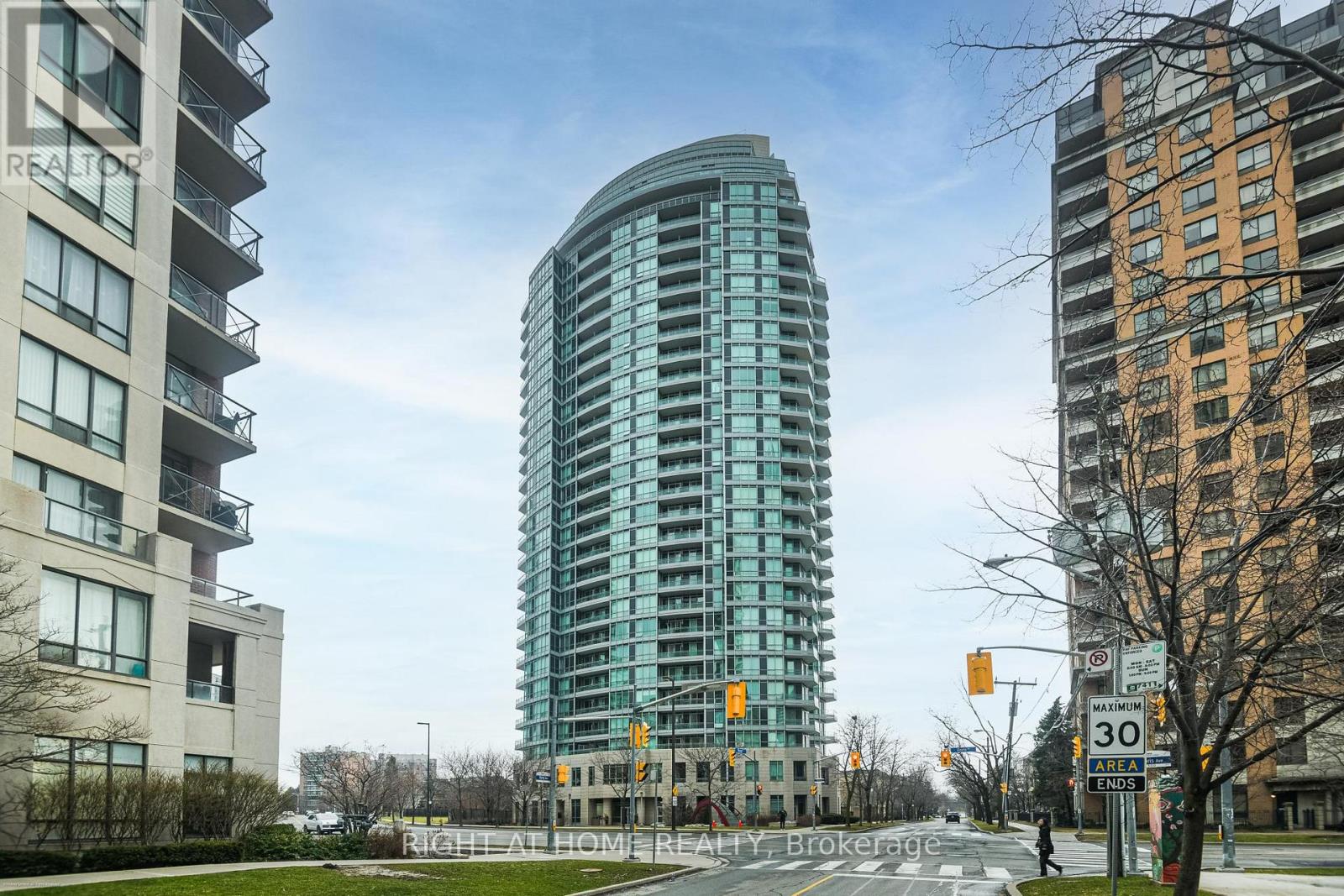 #308 60 BYNG AVENUE - 22
