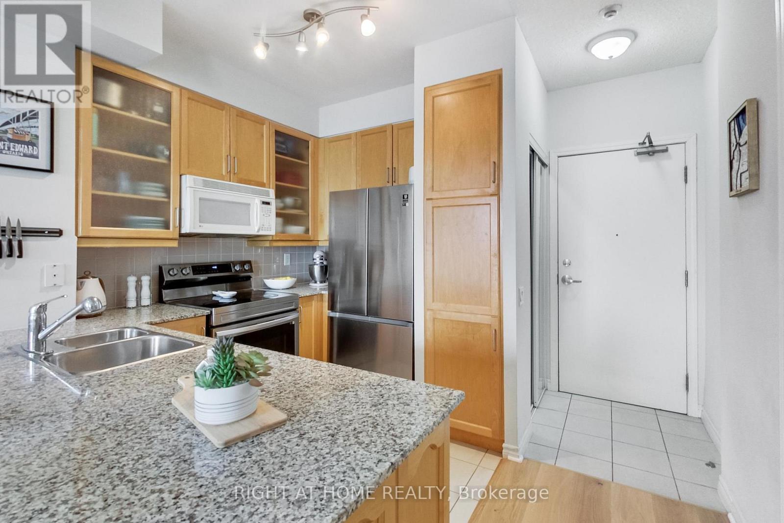 #308 60 BYNG AVENUE - 8