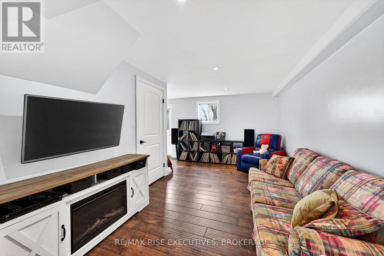 2883 BUR BROOK ROAD W,Kingston (City North of 401),,