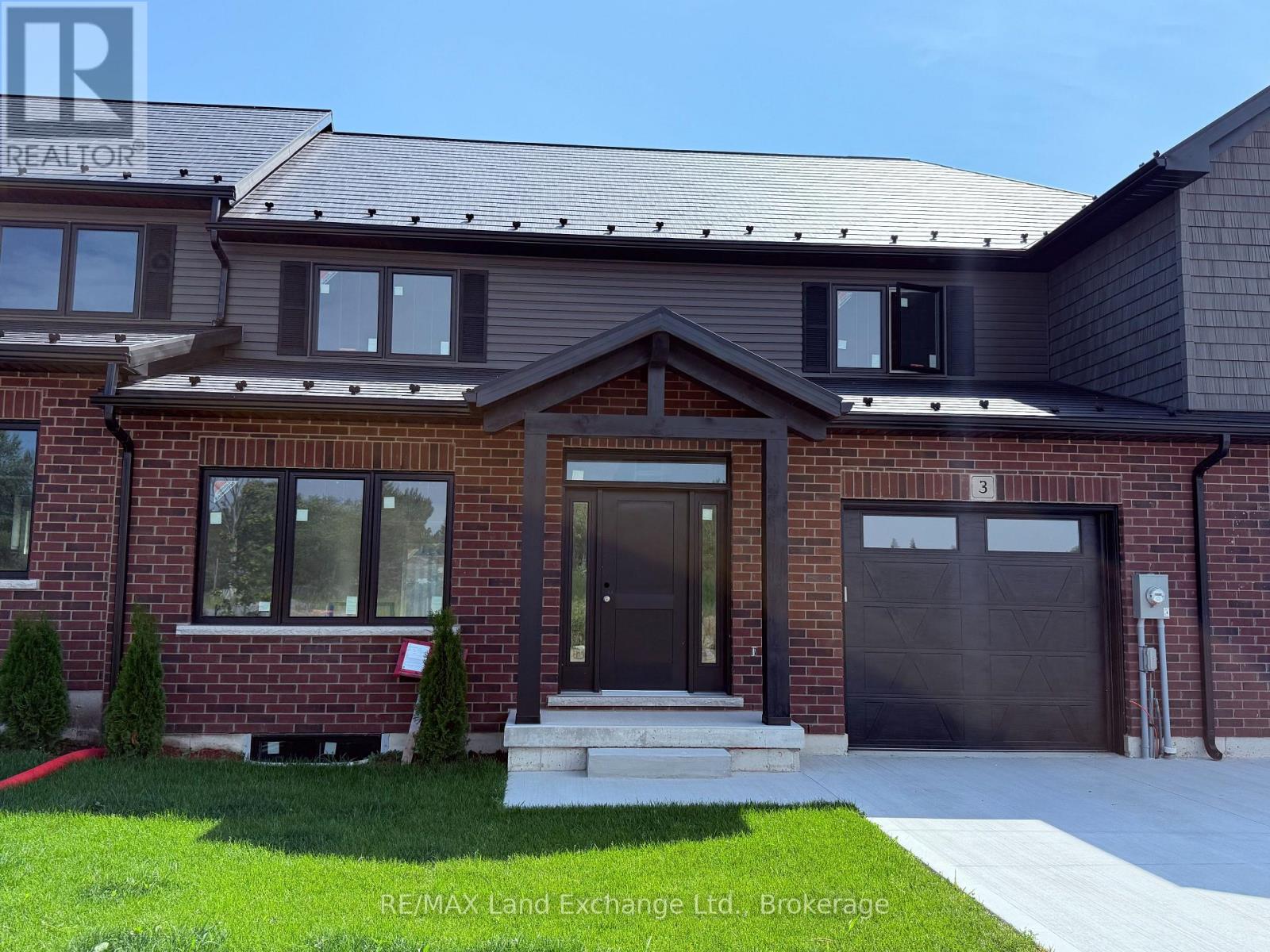 #UNIT 3 8 GOLF LINKS ROAD - 1
