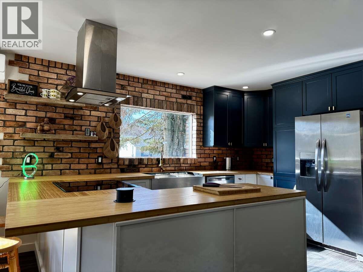 987 Kettle River Drive, Grand Forks