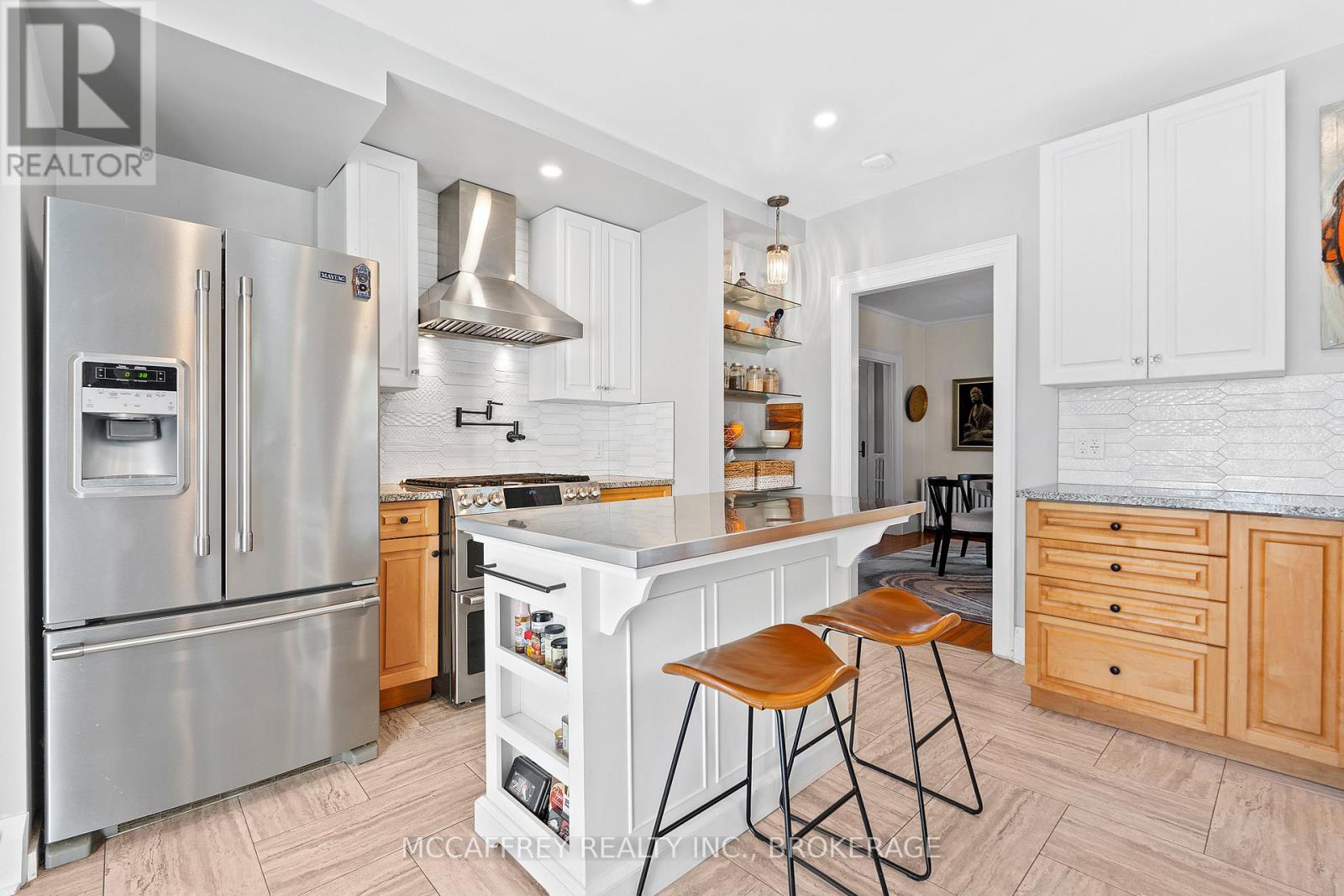 442 DUNDAS STREET W - 19