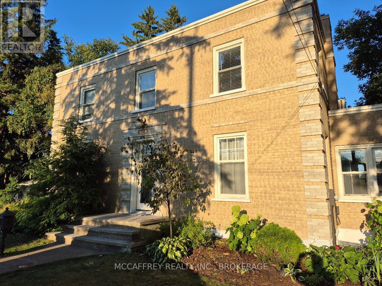 442 DUNDAS STREET W - 3