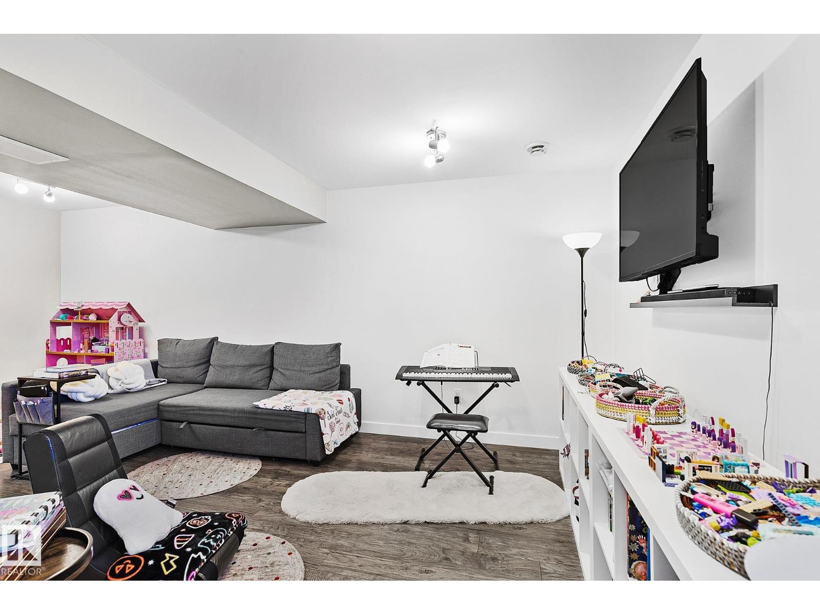 #17 3103 HILTON DR NW, Edmonton