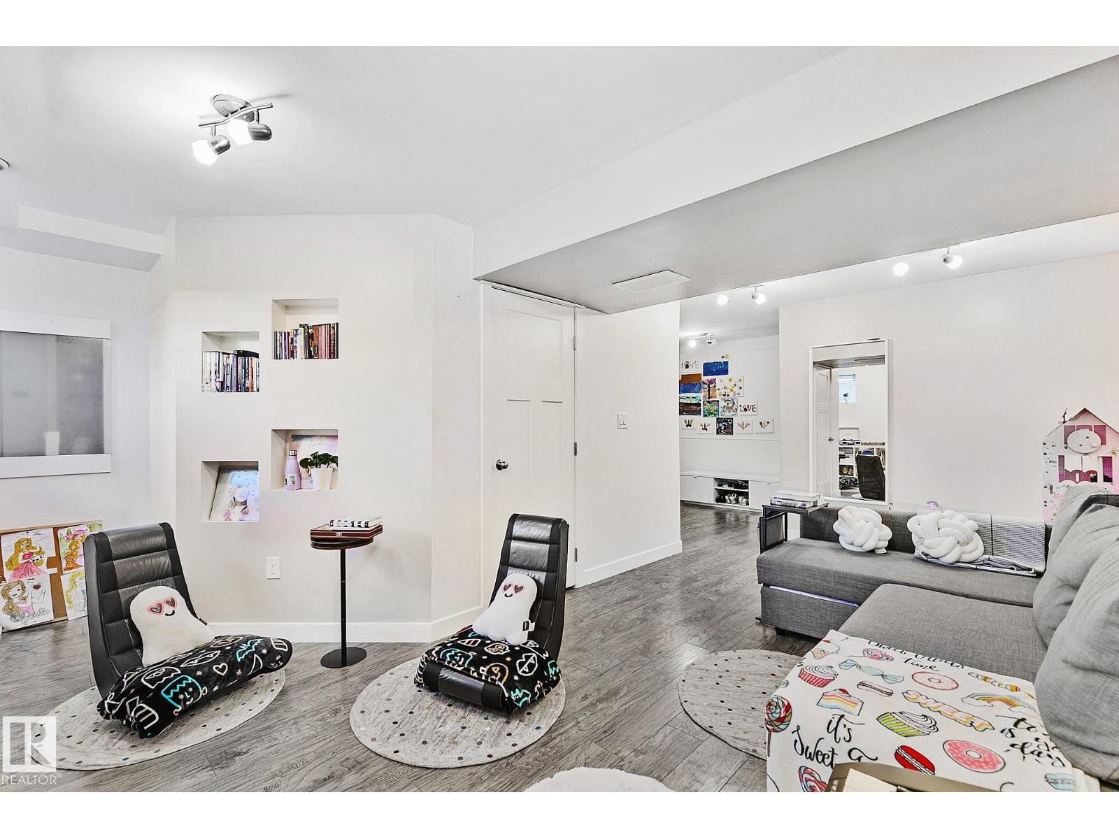 #17 3103 HILTON DR NW, Edmonton