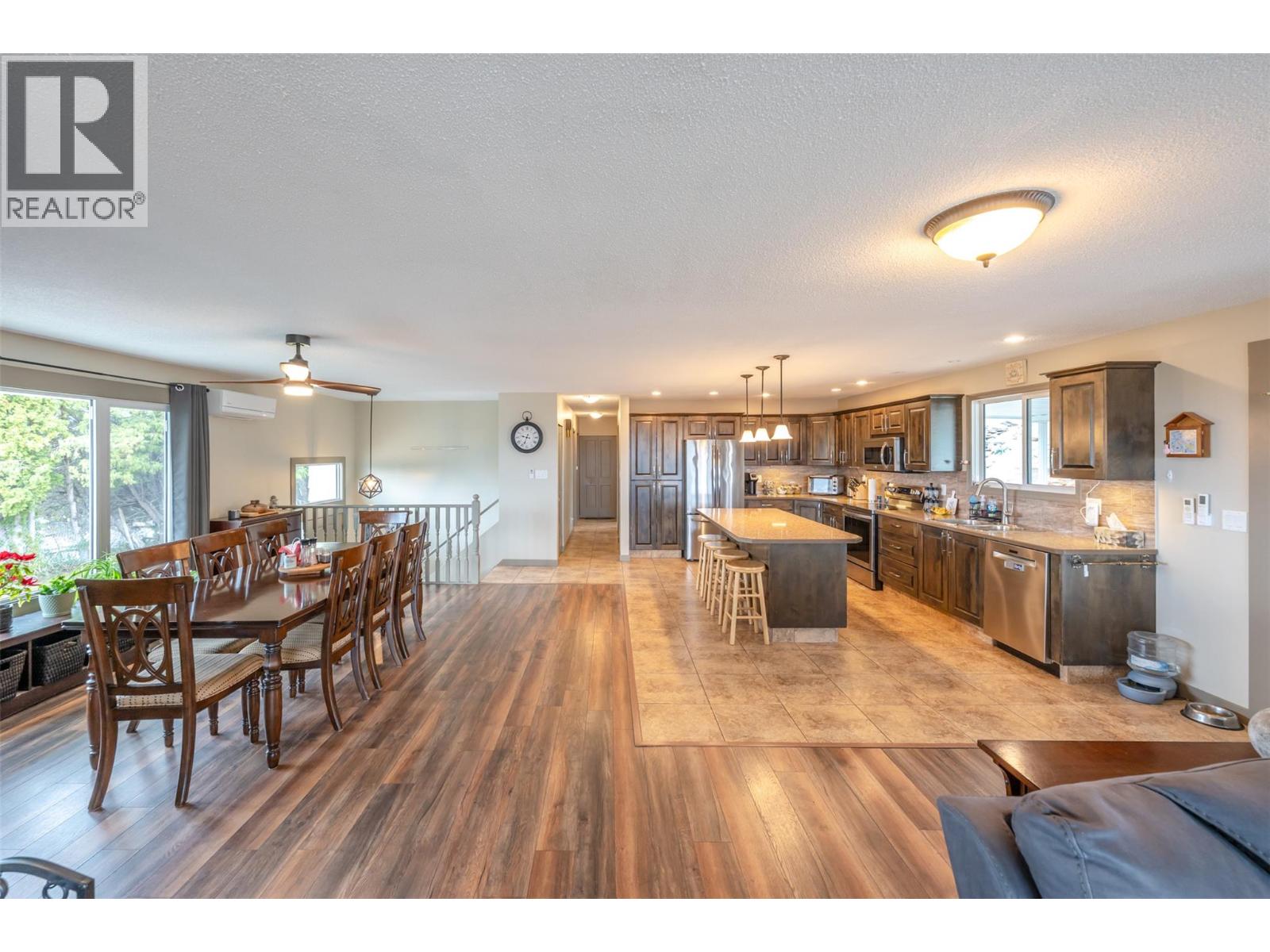 1418 FAIRVIEW Road, Oliver