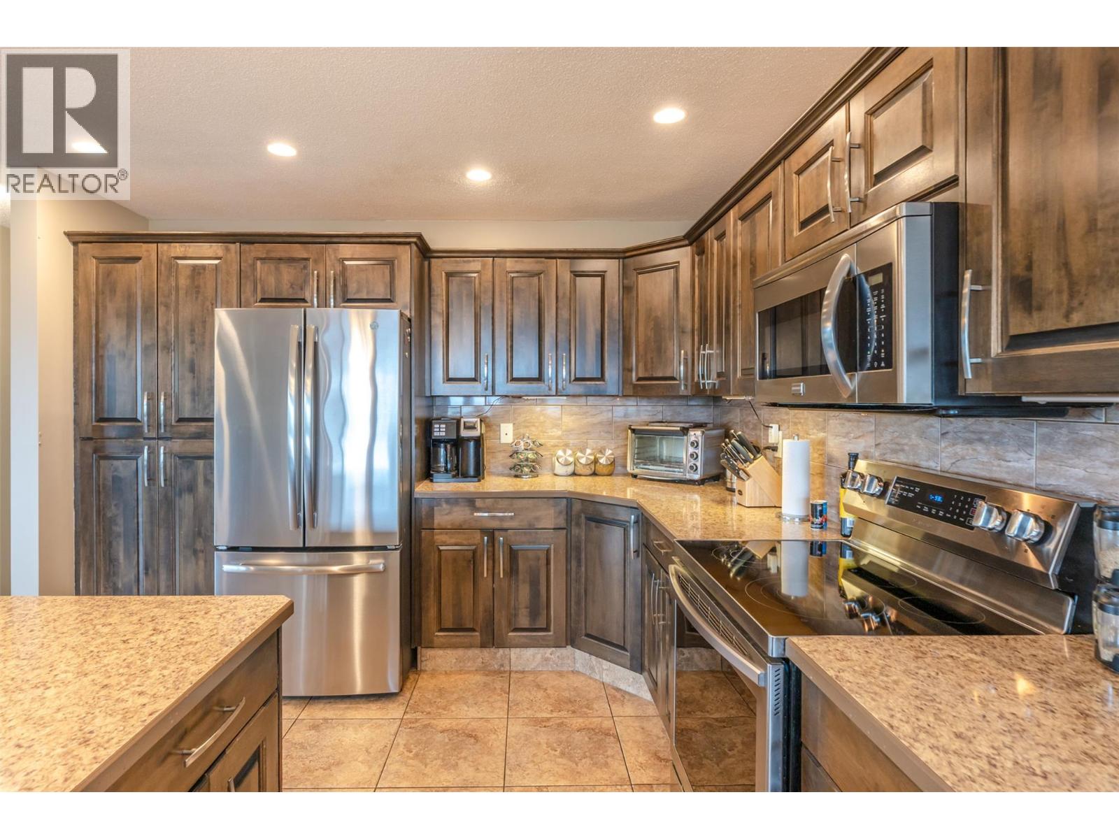 1418 FAIRVIEW Road, Oliver