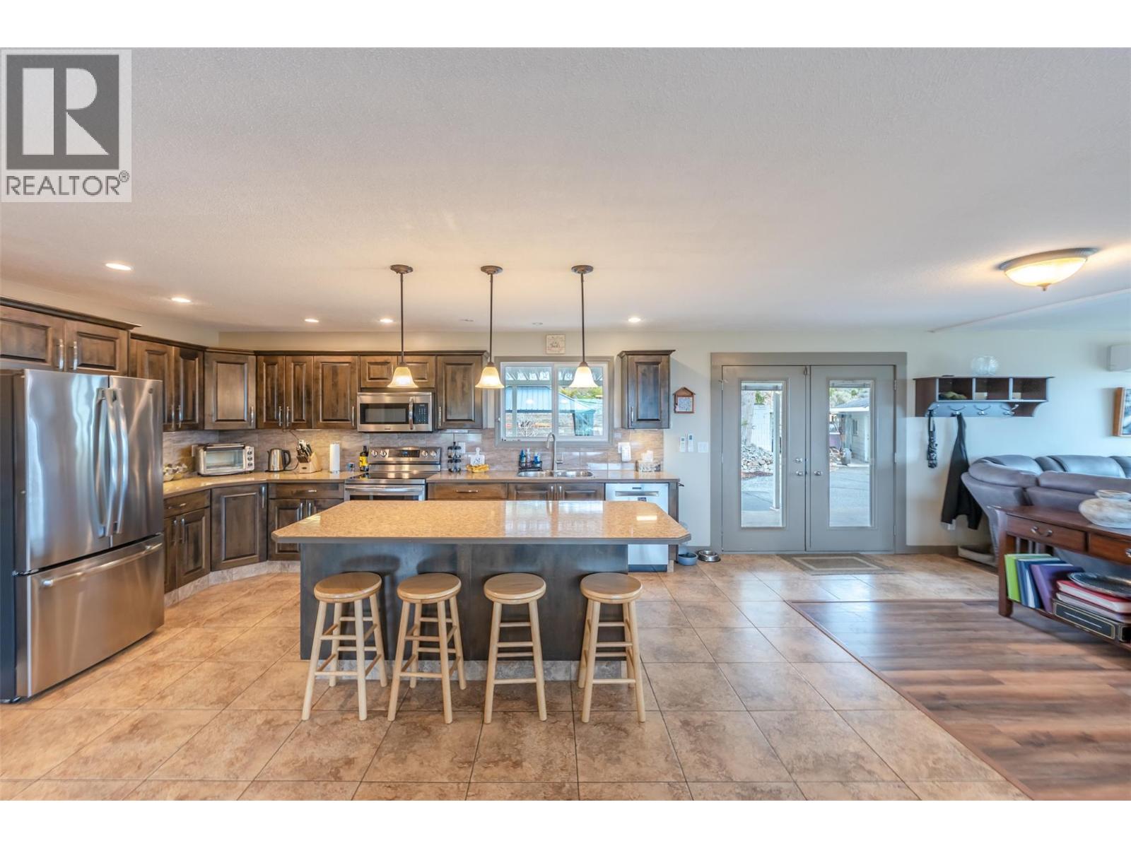 1418 FAIRVIEW Road, Oliver