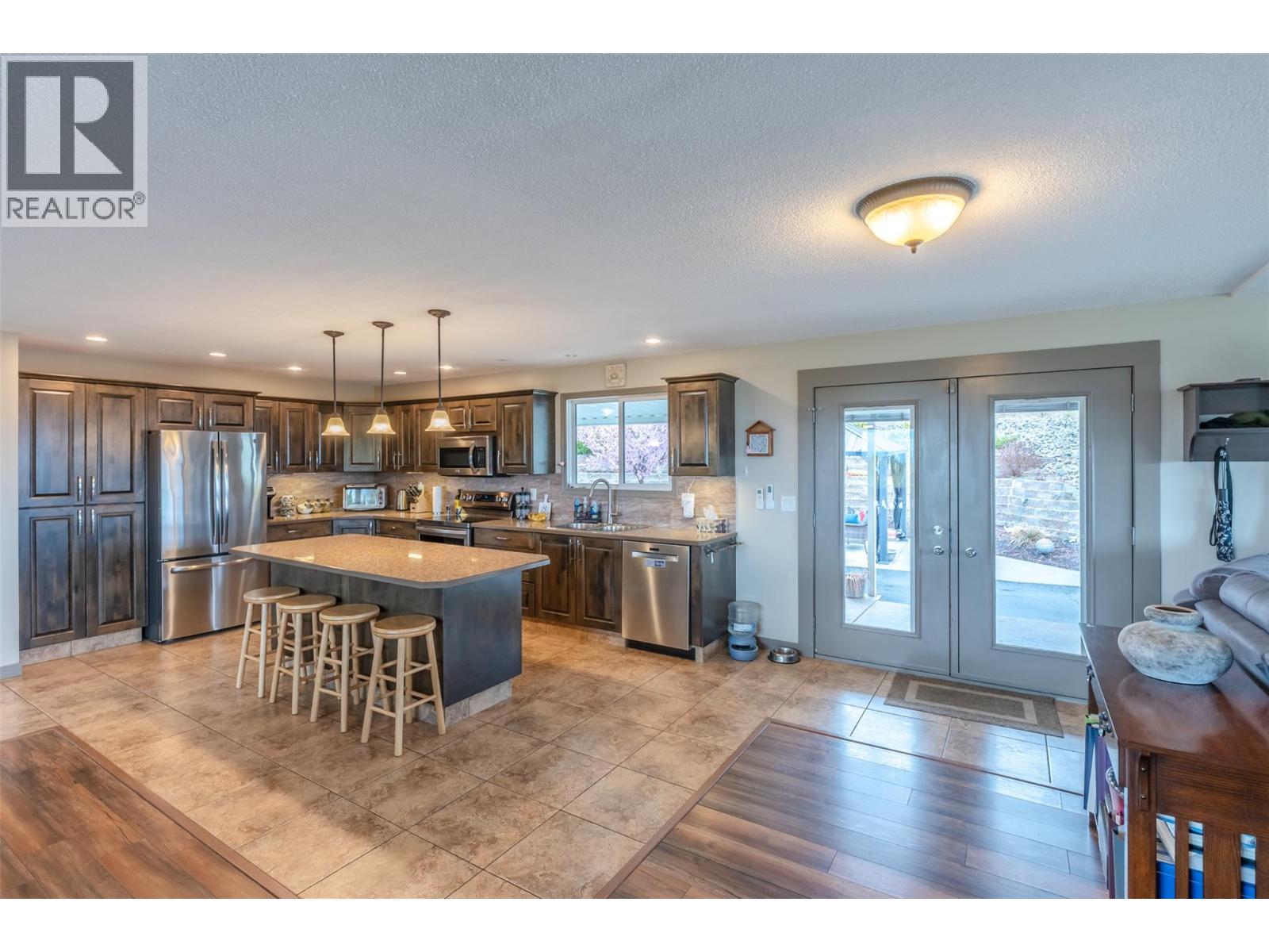 1418 FAIRVIEW Road, Oliver