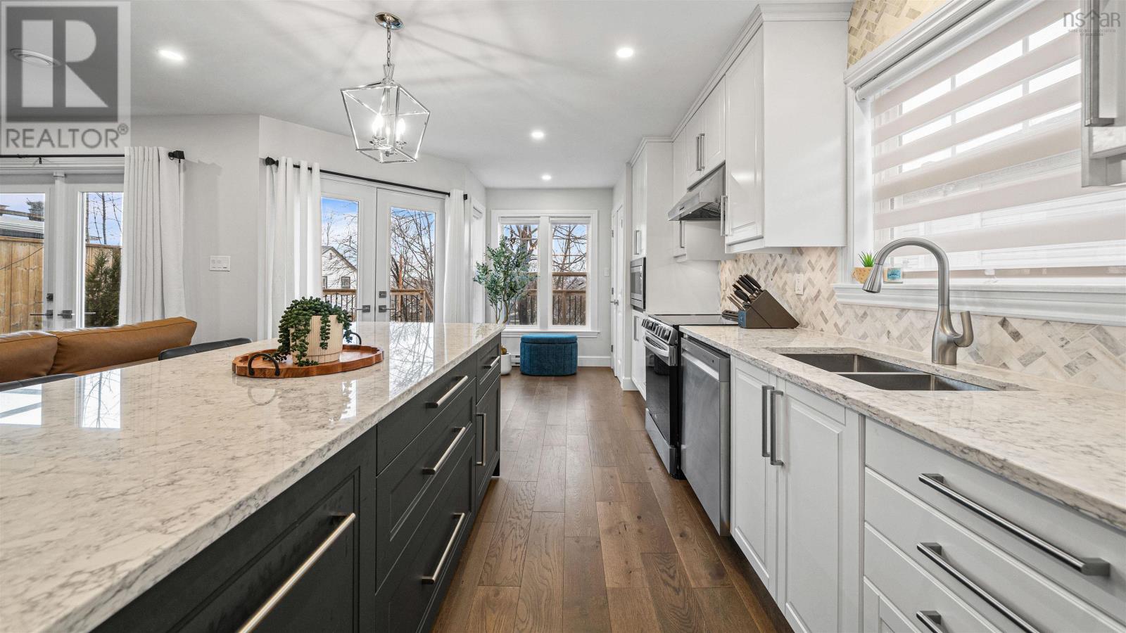 Property 38 of 45 of 3615 Acadia Street