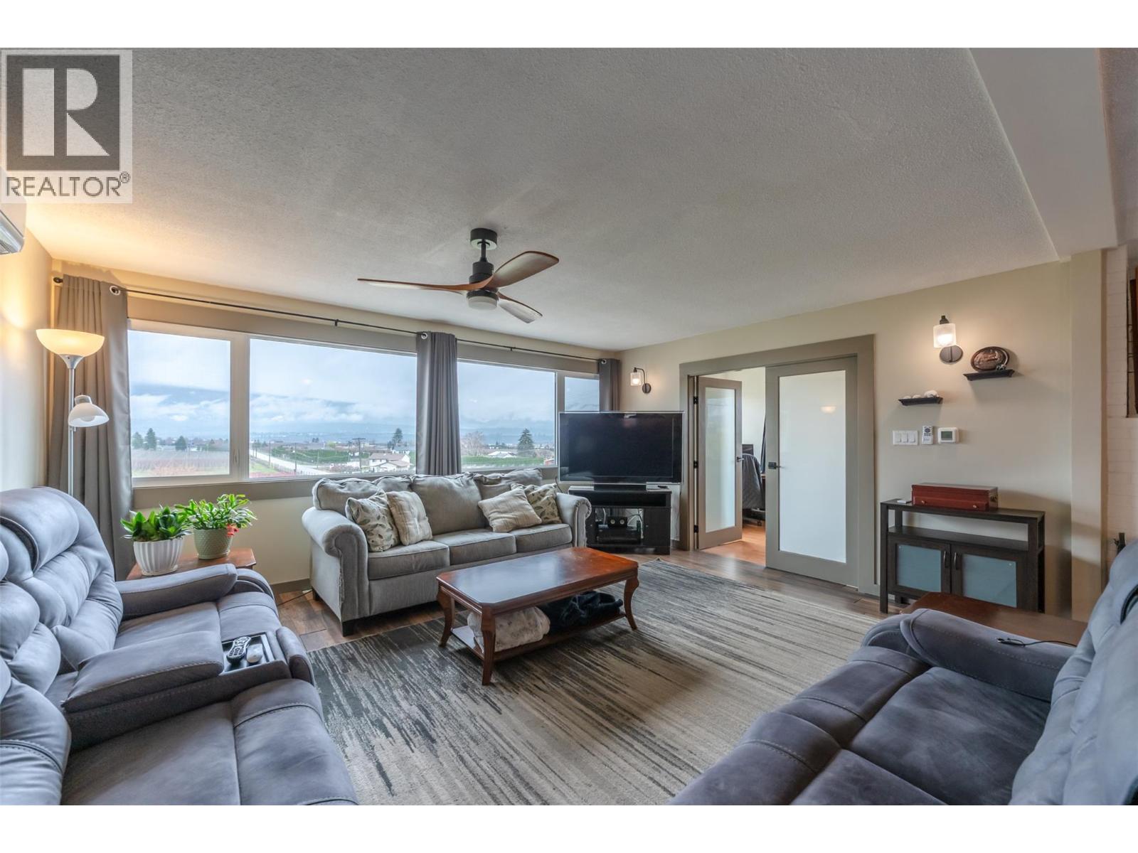 1418 FAIRVIEW Road, Oliver