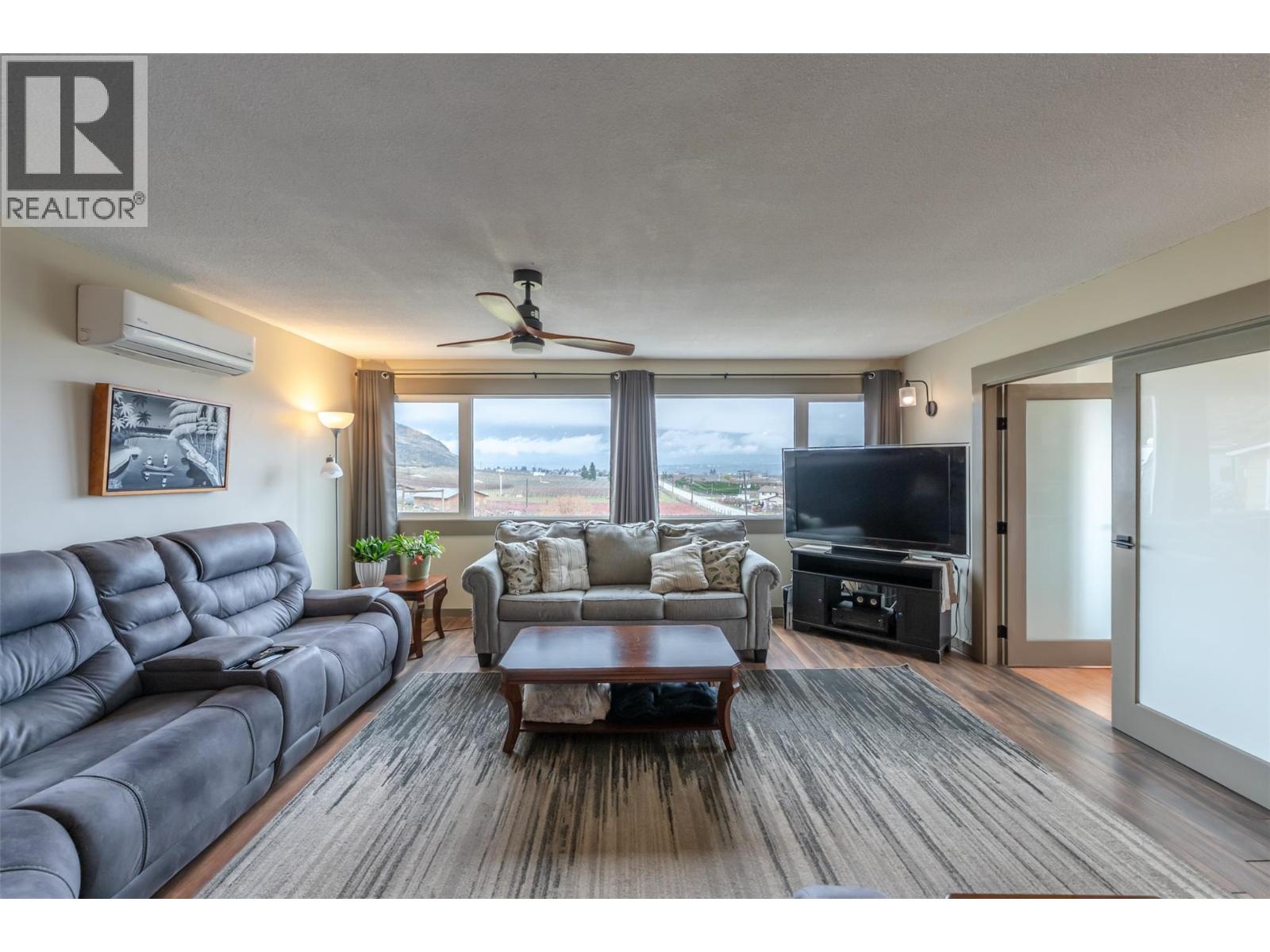 1418 FAIRVIEW Road, Oliver