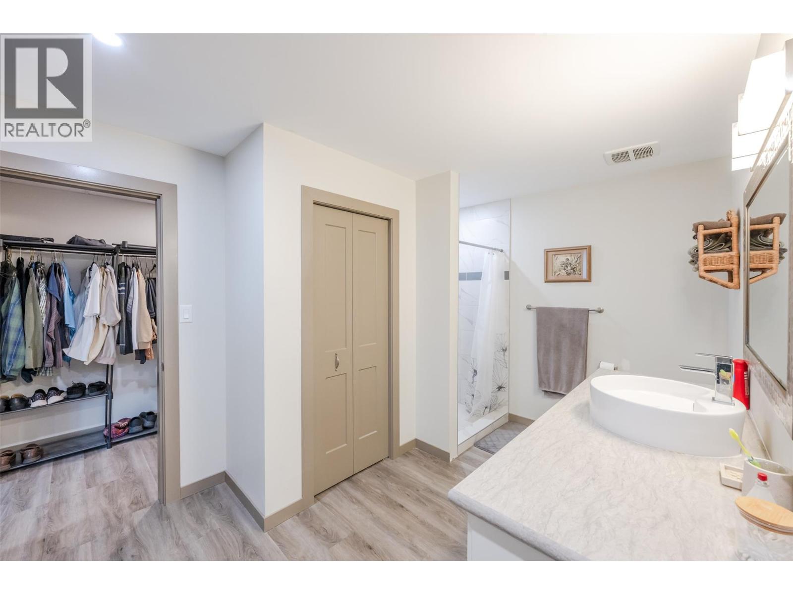 1418 FAIRVIEW Road, Oliver