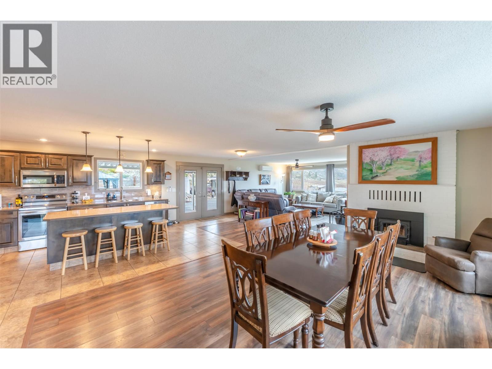 1418 FAIRVIEW Road, Oliver