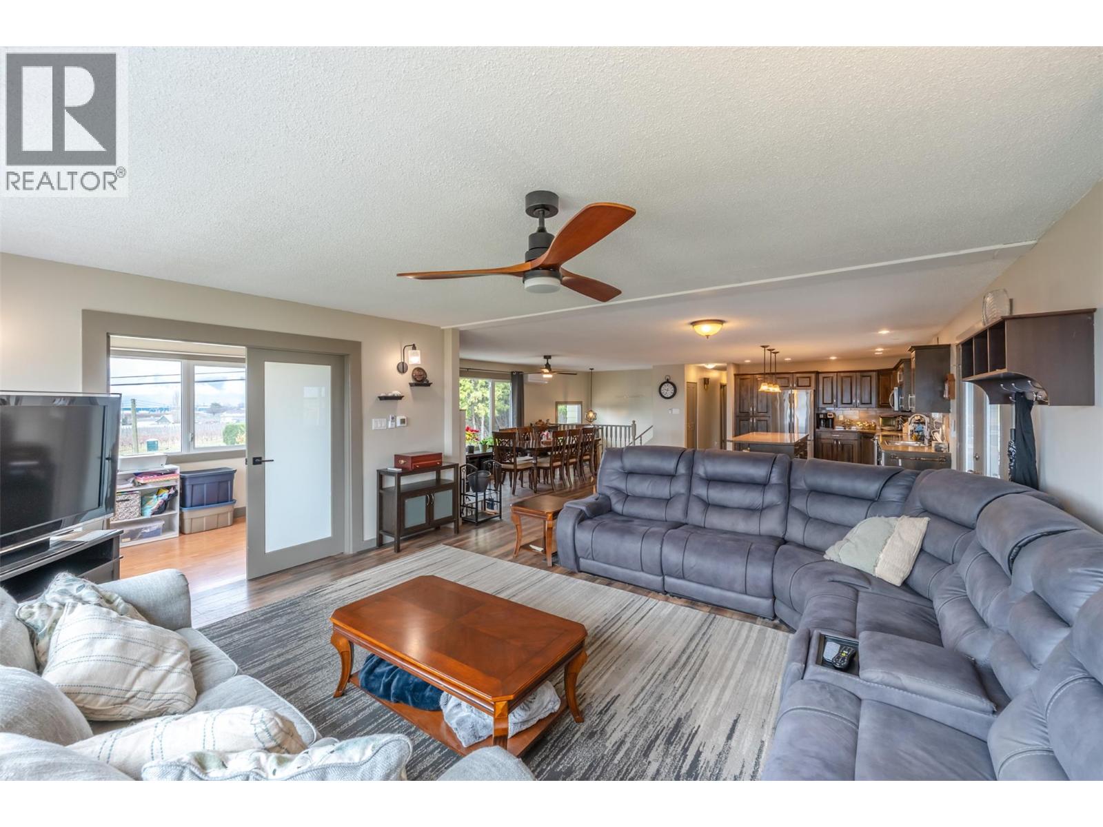 1418 FAIRVIEW Road, Oliver