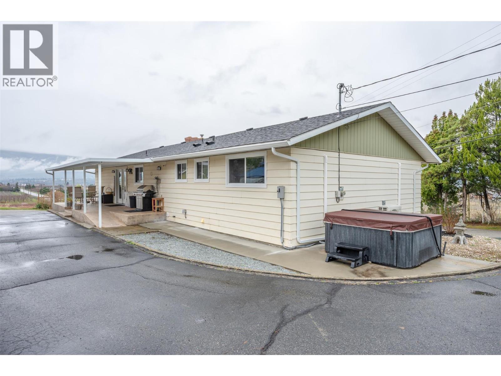 1418 FAIRVIEW Road, Oliver