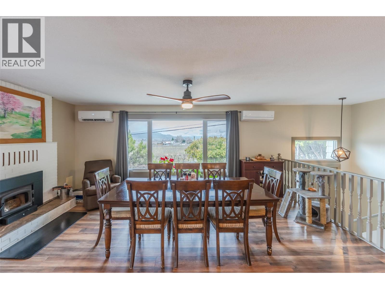 1418 FAIRVIEW Road, Oliver