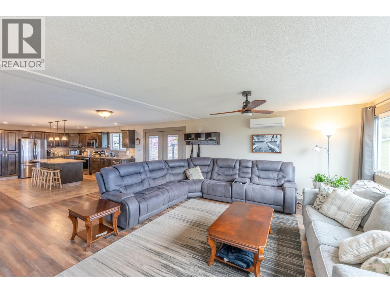 1418 FAIRVIEW Road, Oliver