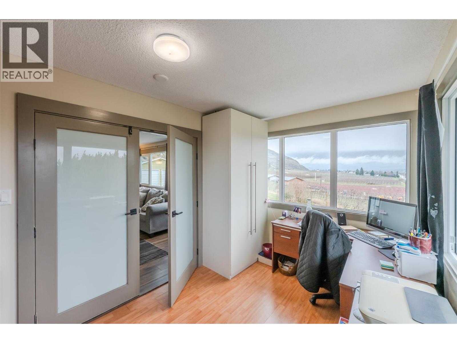 1418 FAIRVIEW Road, Oliver