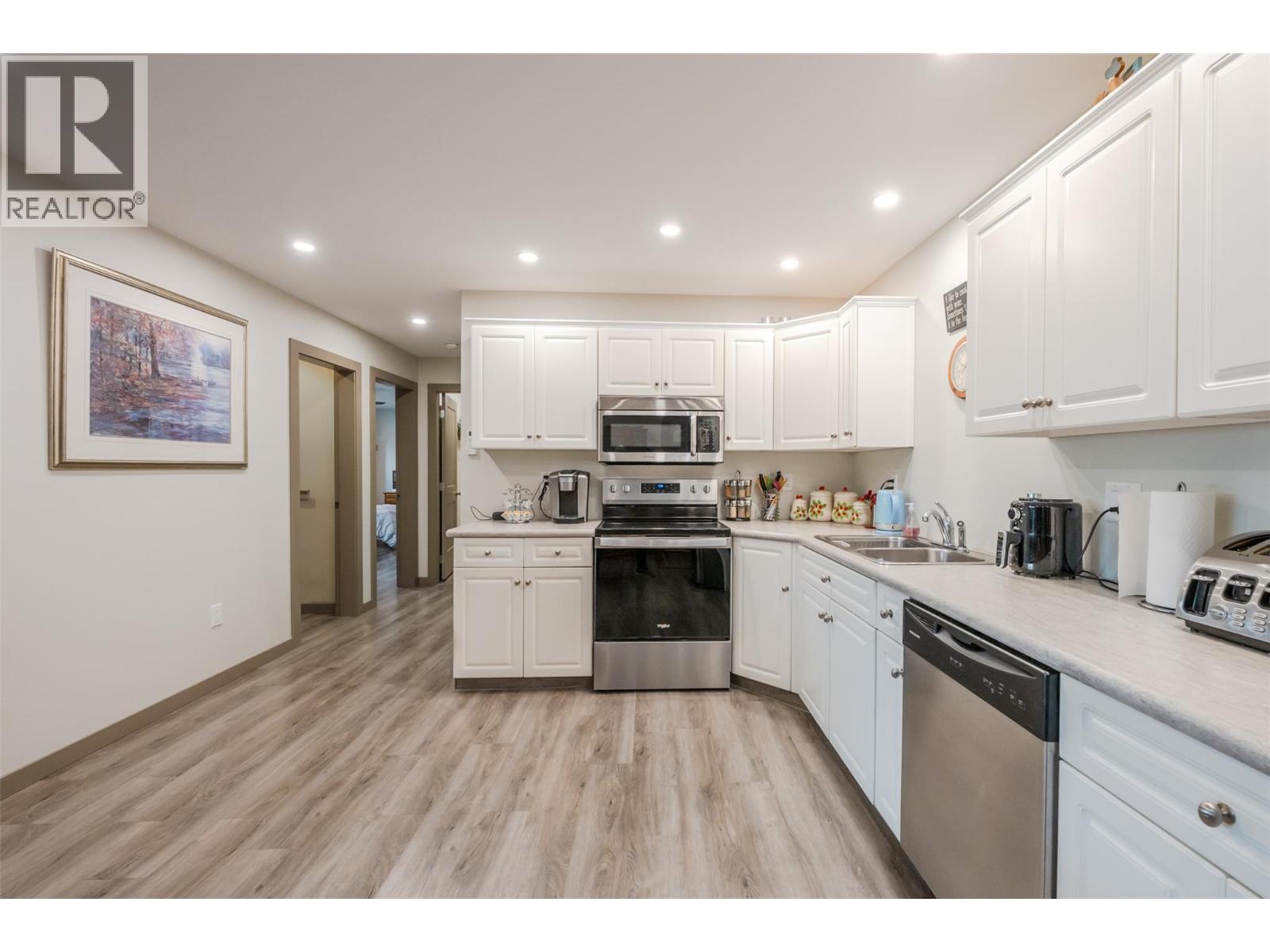 1418 FAIRVIEW Road, Oliver