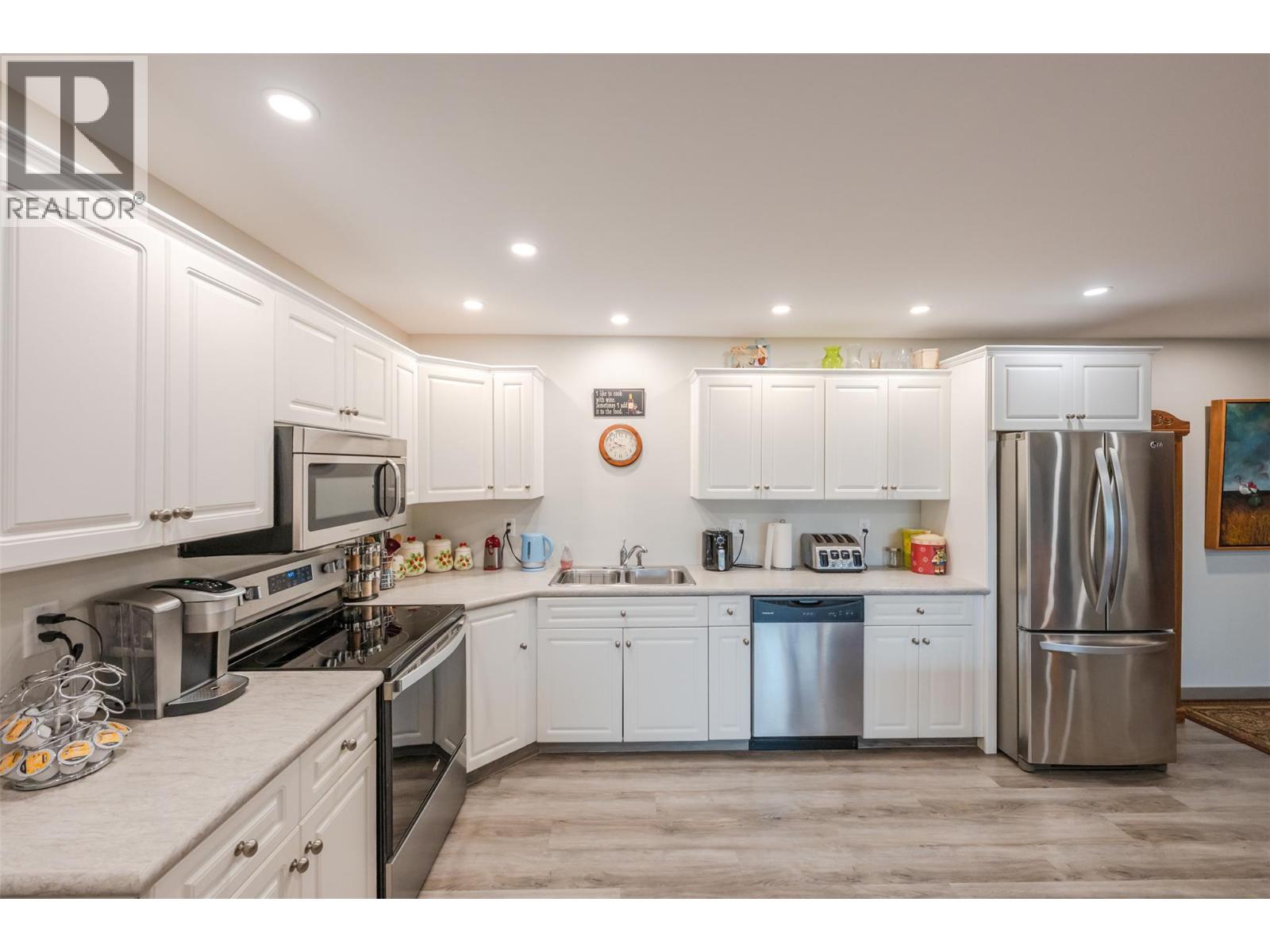 1418 FAIRVIEW Road, Oliver